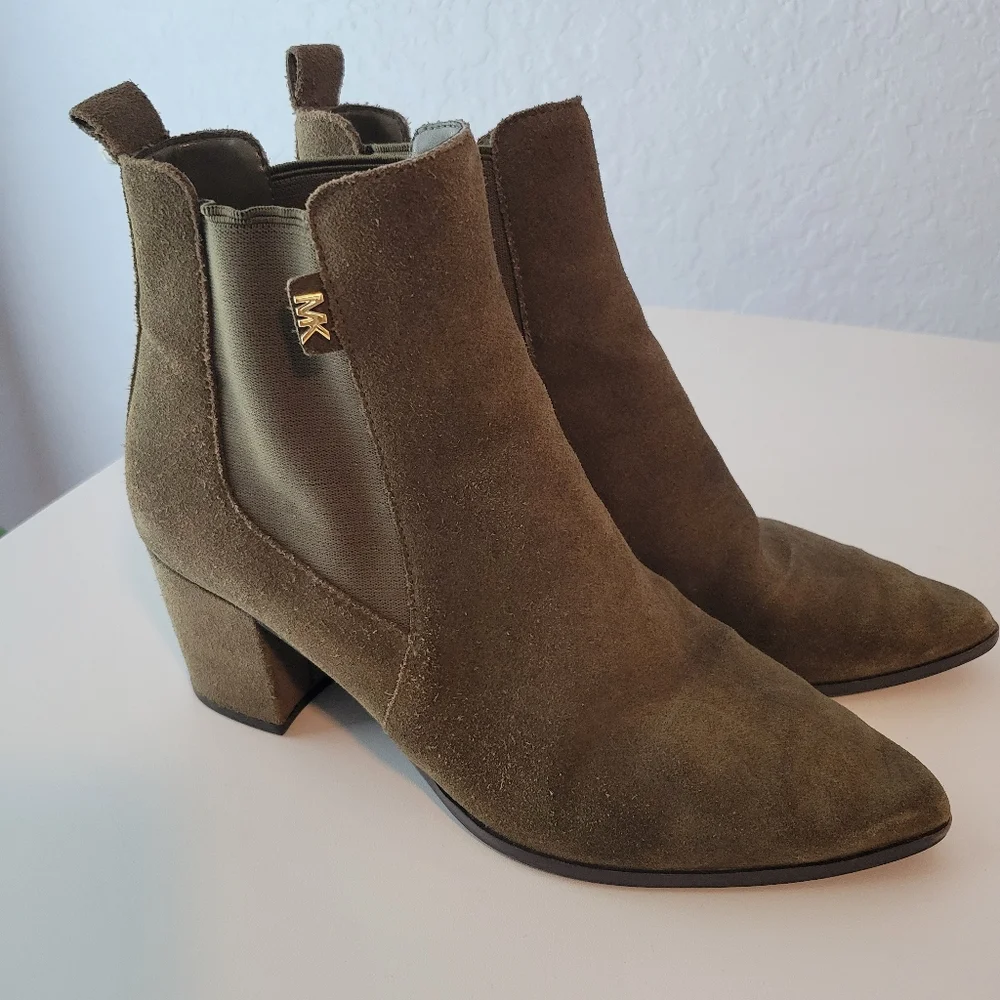 MICHAEL KORS MARIS SUEDE POINT TOE BOOTIES IN GREEN SIZE 7.5